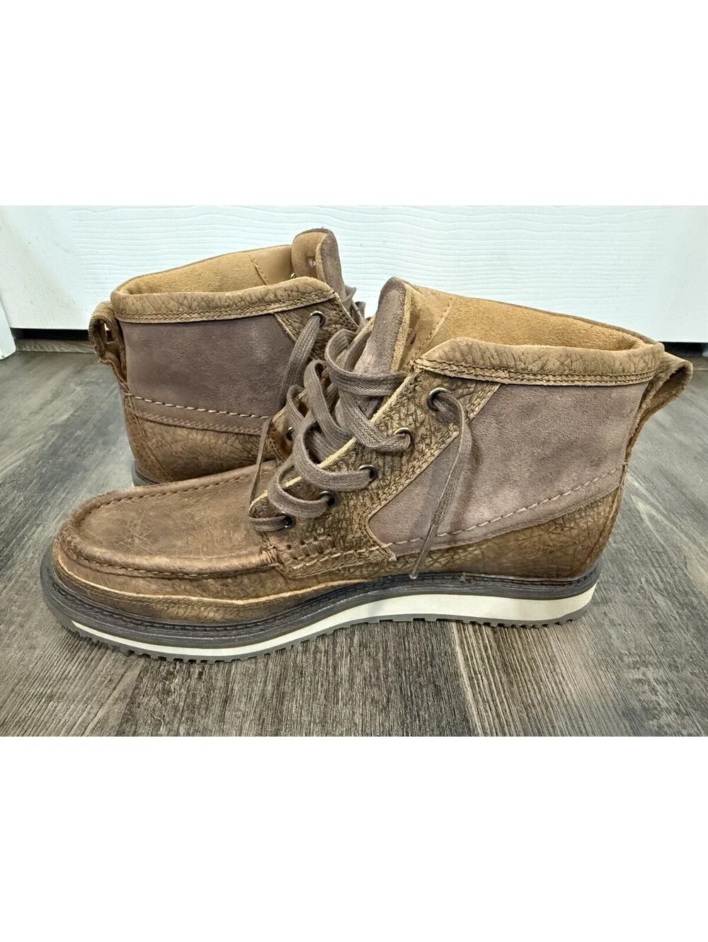 Ariat lookout distressed